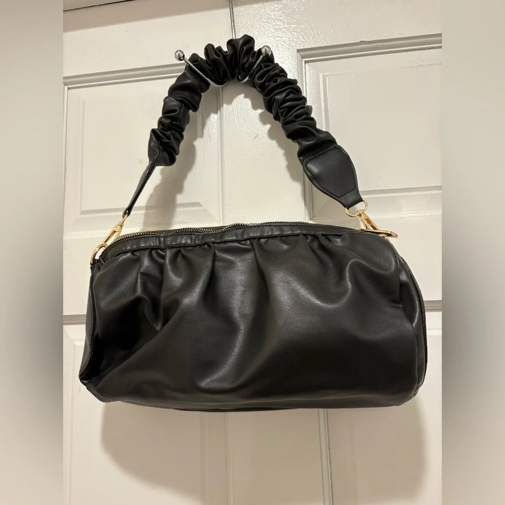 Giselle Paris Black Ruched Shoulder Bag - Picture 6 of 7